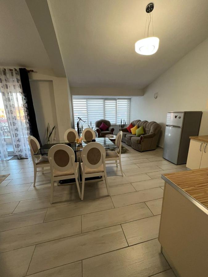Shkodra Duplex Apartment Bagian luar foto