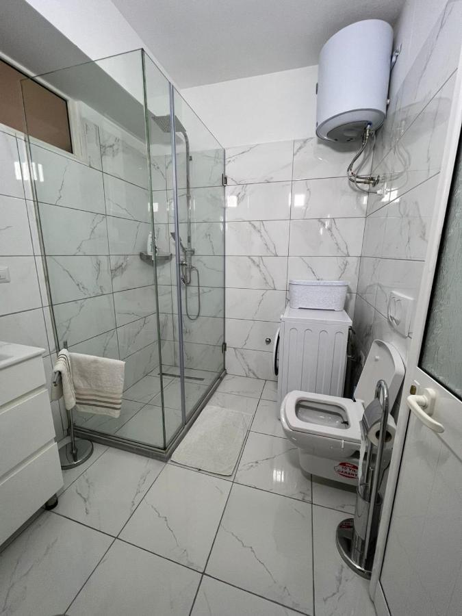 Shkodra Duplex Apartment Bagian luar foto
